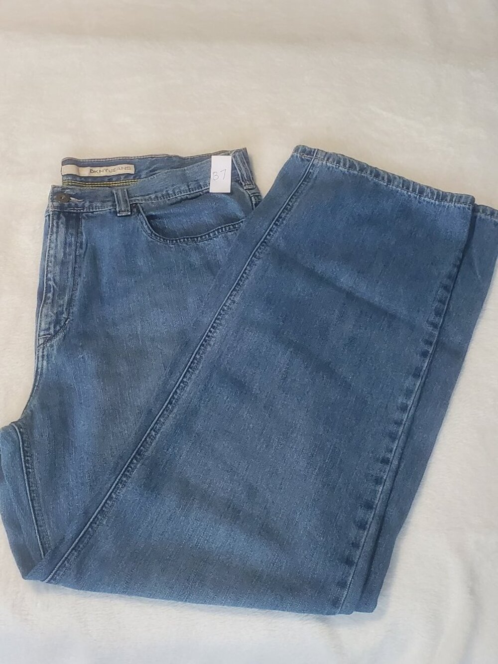 DKNY Men's Jeans vintage Y2K Size: 38 x 32 Very good used condition